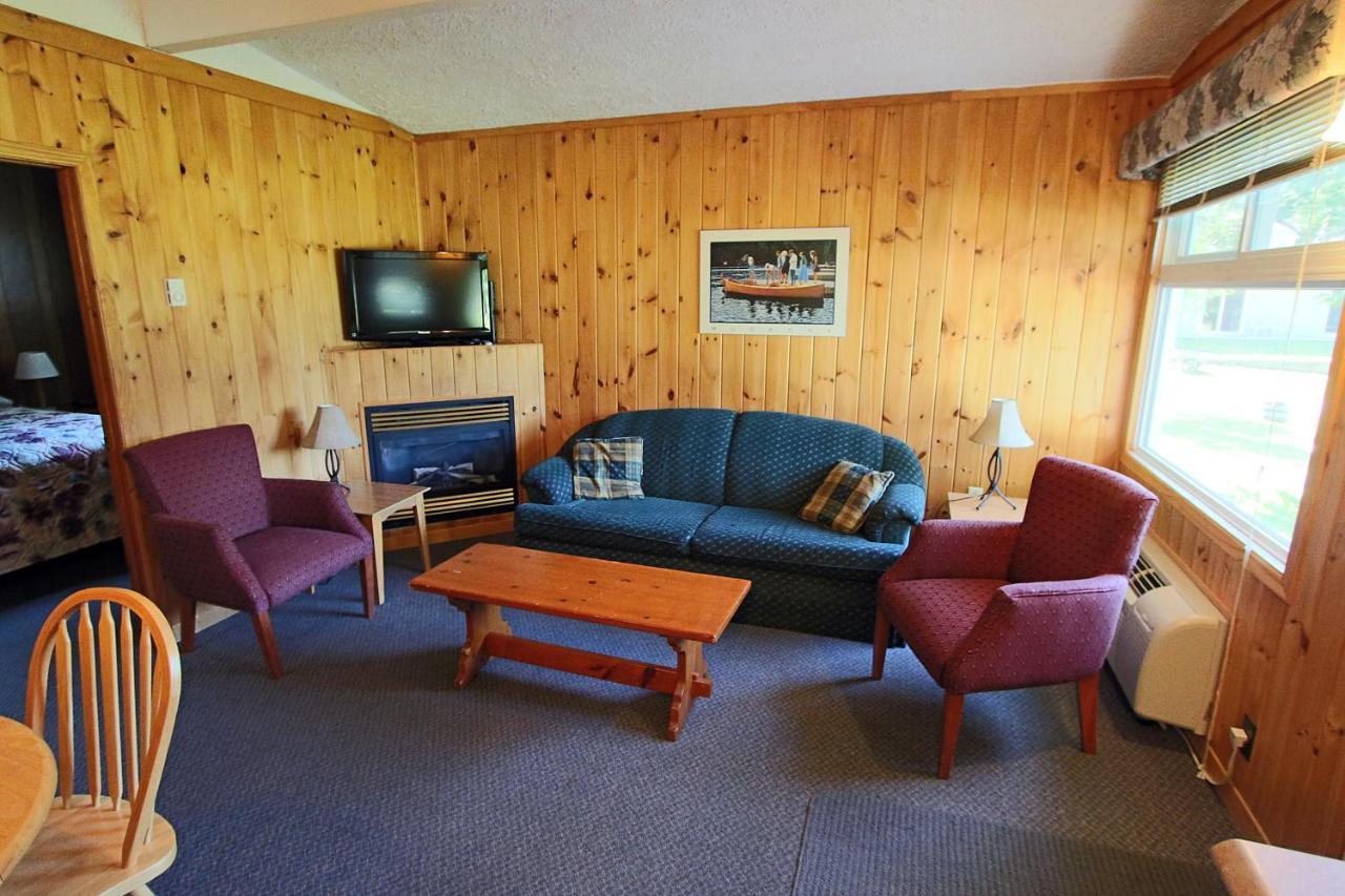 Colonial Bay Motel And Cottages ハンツビル 部屋 写真