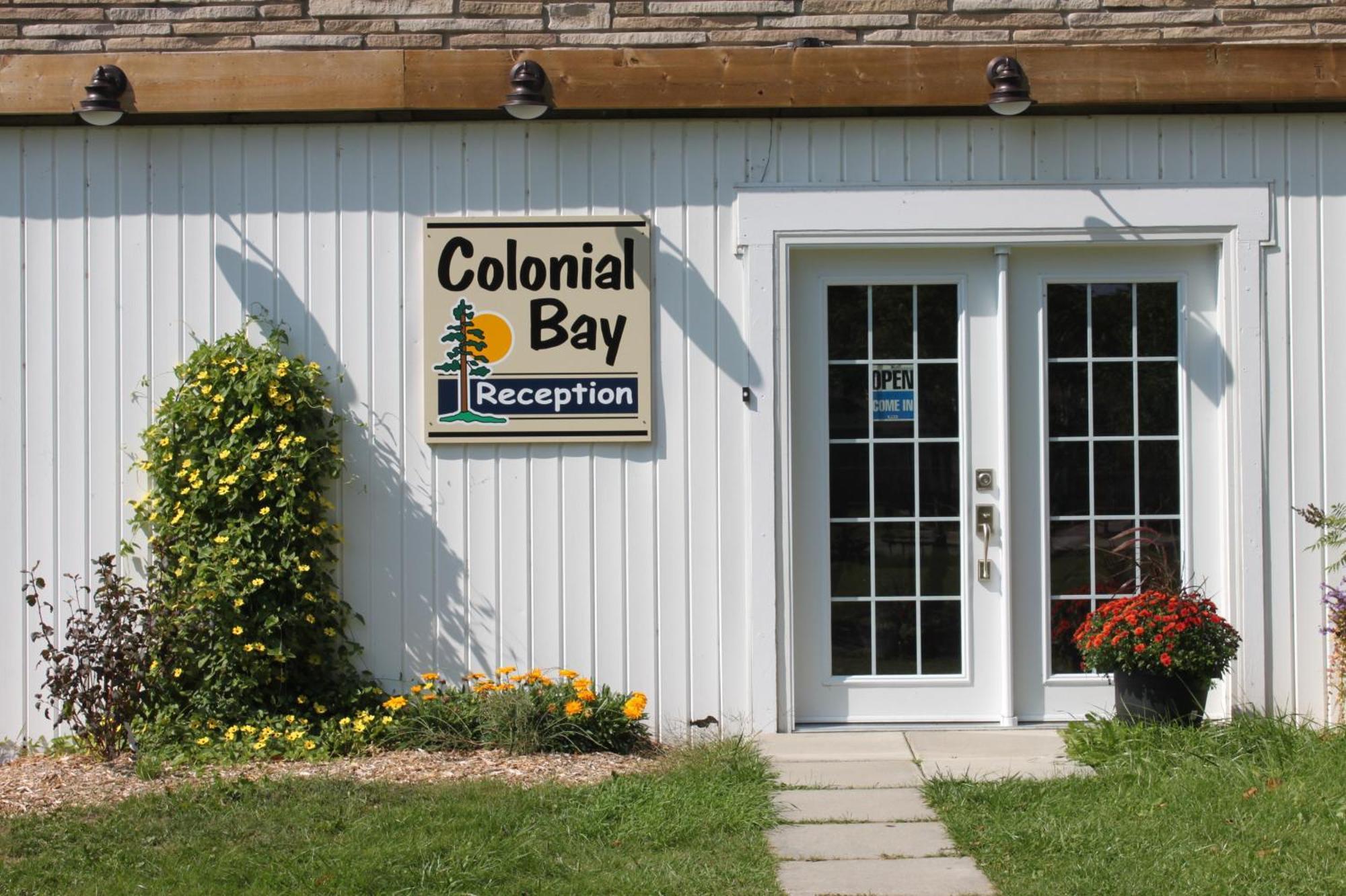 Colonial Bay Motel And Cottages ハンツビル エクステリア 写真