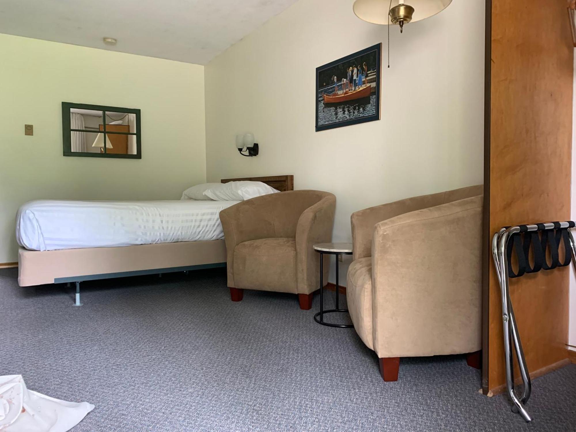 Colonial Bay Motel And Cottages ハンツビル エクステリア 写真